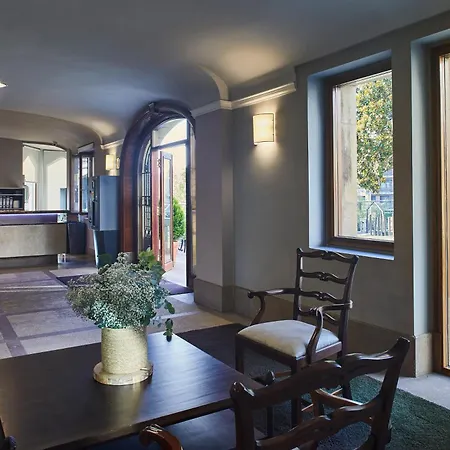 فندق Silken Gran 4*