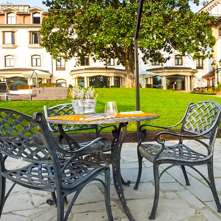 Silken Gran فندق